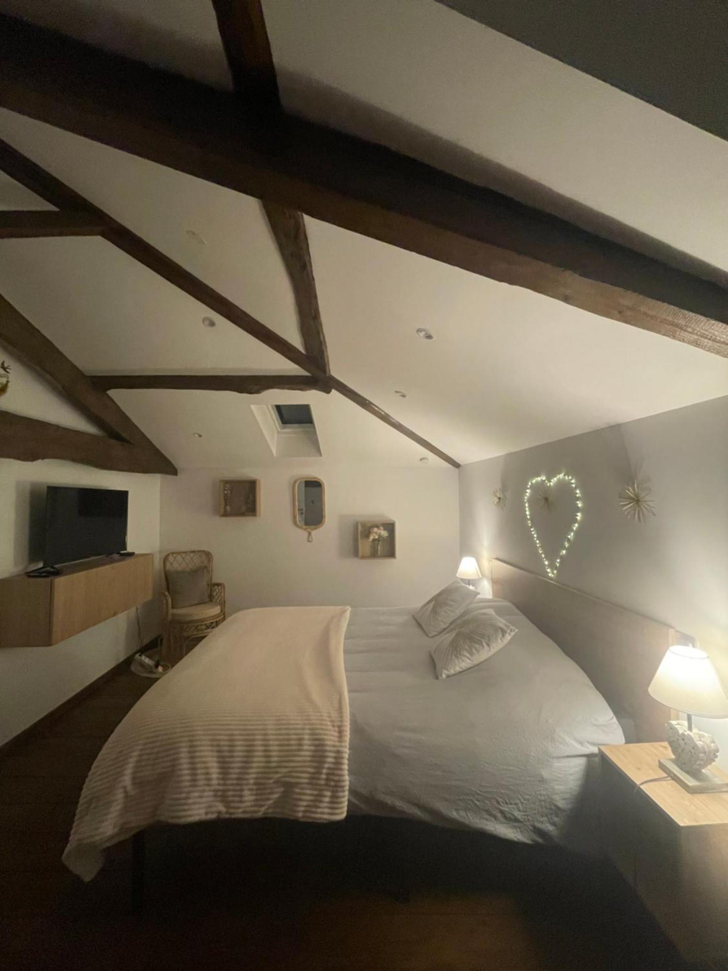 Le Petit Chateau De Sathonat - Horizon Paradis Saint-Amour-Bellevue Esterno foto