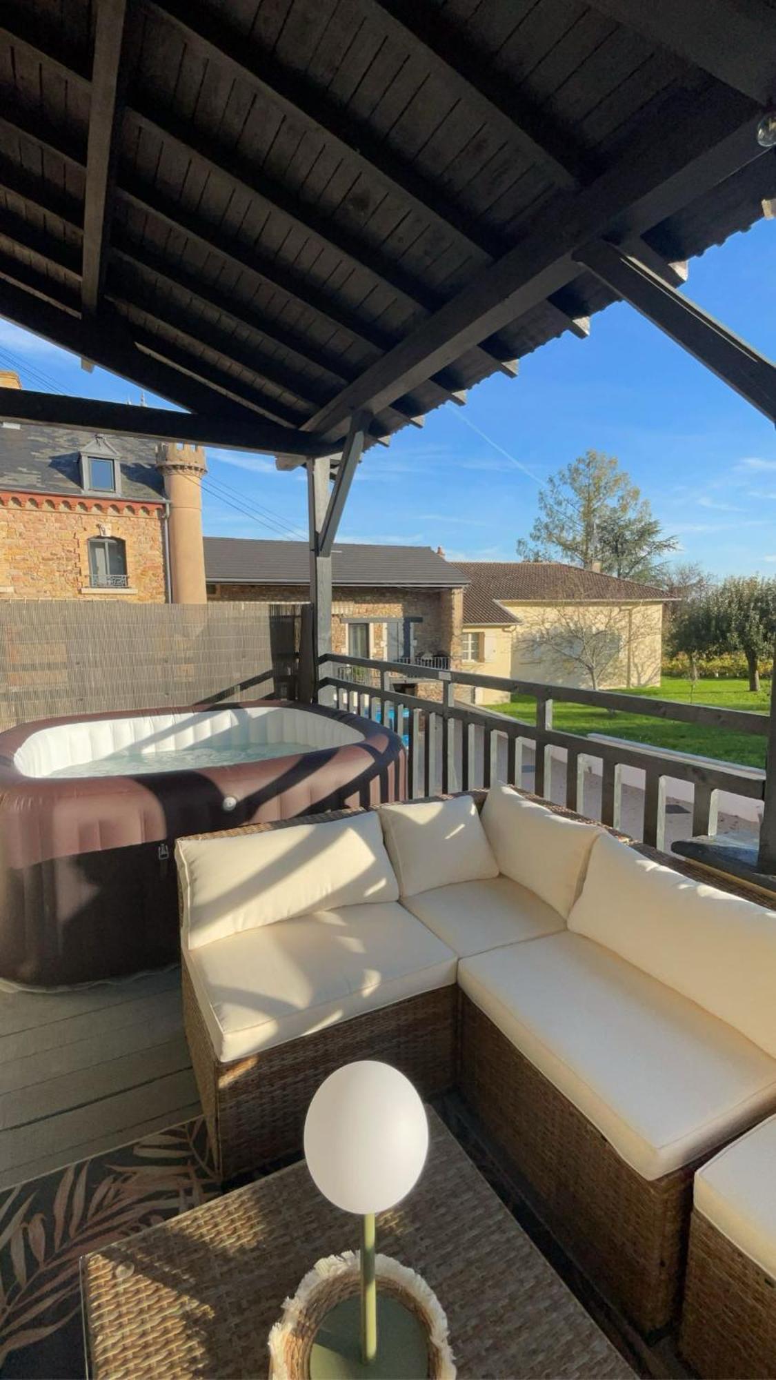 Le Petit Chateau De Sathonat - Horizon Paradis Saint-Amour-Bellevue Esterno foto